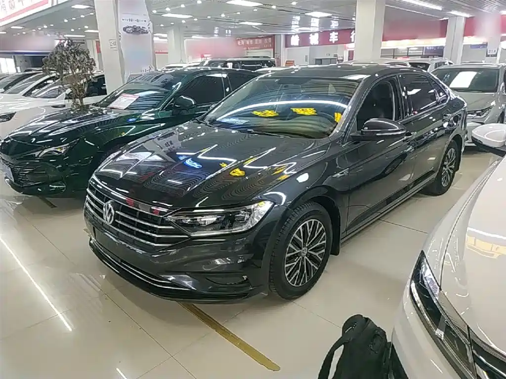 Volkswagen Sagitar 2020