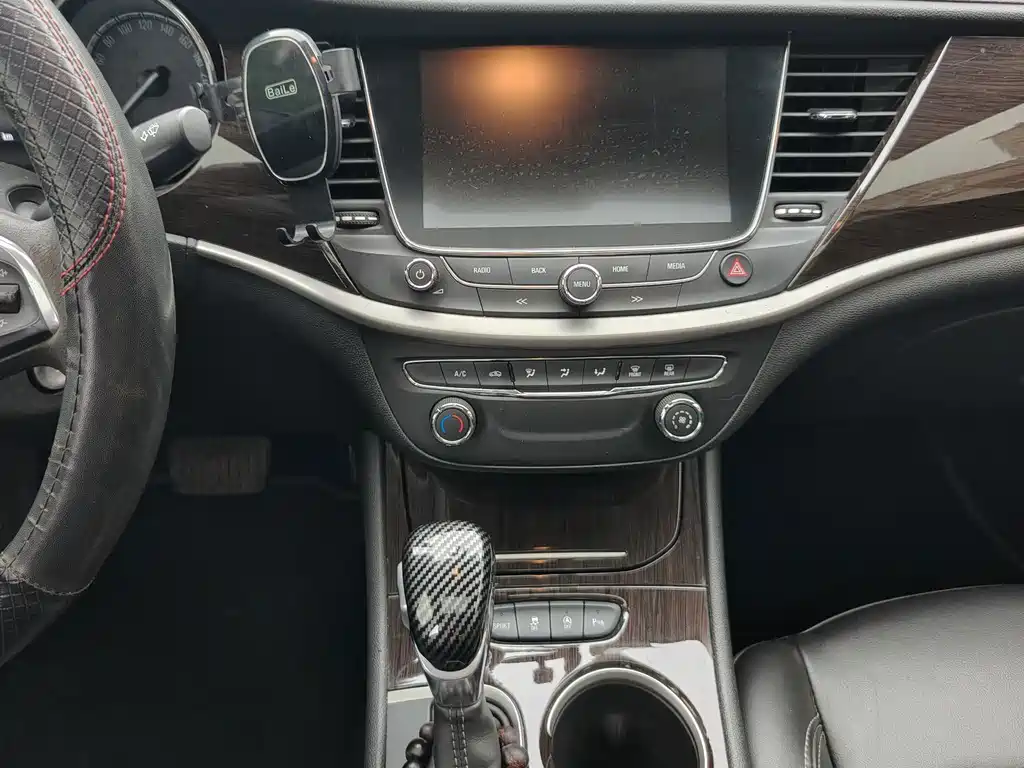 Buick Verano — миниатюра 12