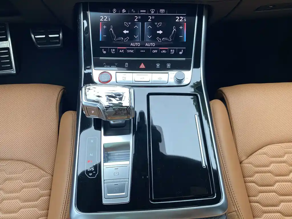 Audi RS Q8 — миниатюра 13