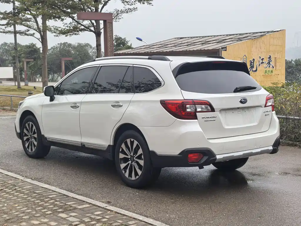 SUBARU OUTBACK