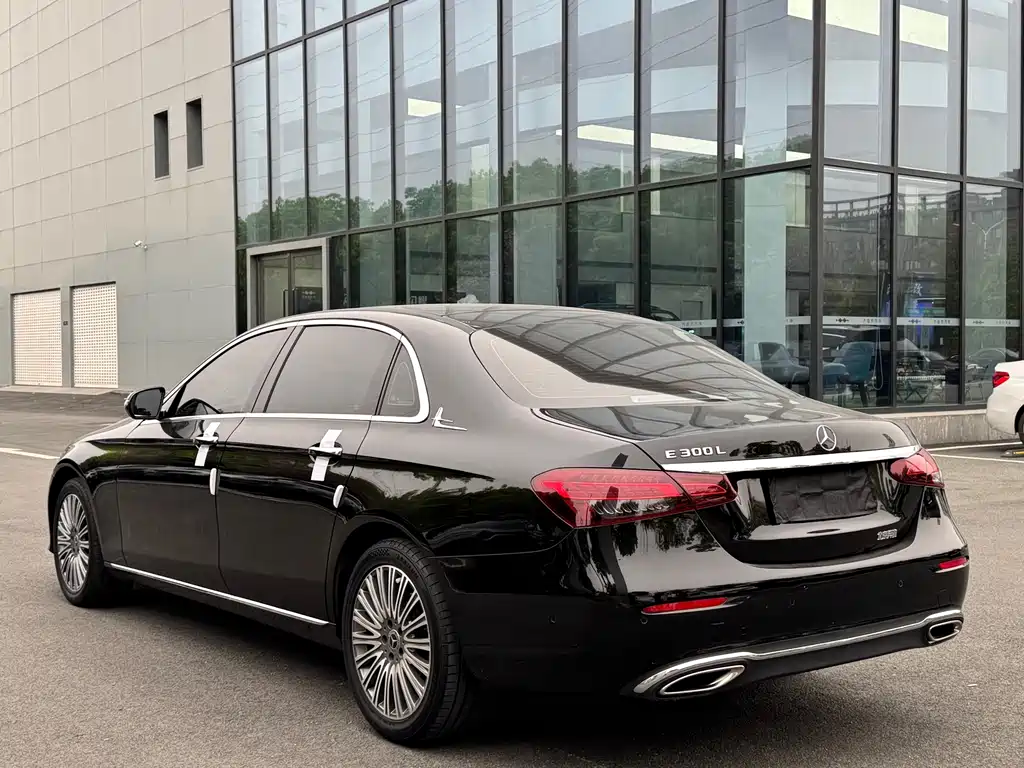Mercedes-Benz E-Class — миниатюра 21