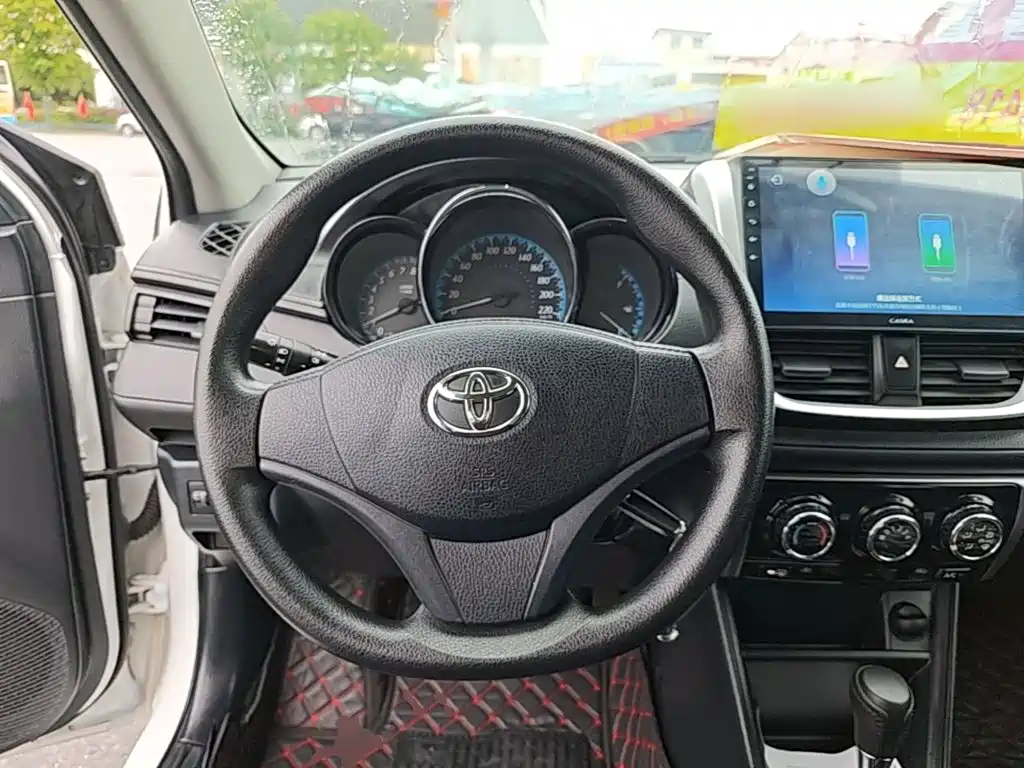 Toyota Yaris L — миниатюра 11
