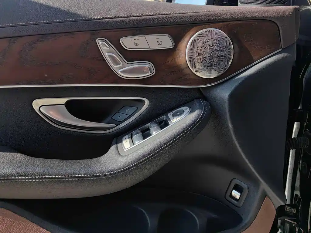 Mercedes-Benz GLC — миниатюра 5