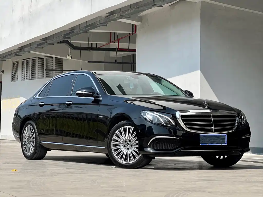 Mercedes-Benz E-Class — миниатюра 3