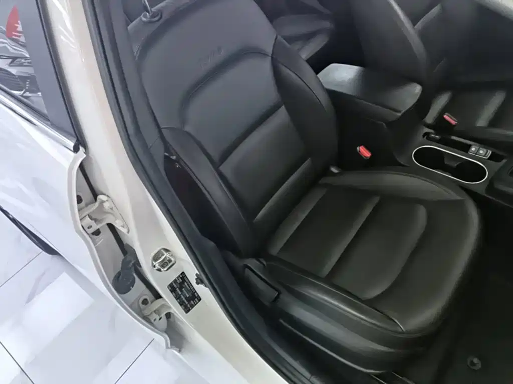 Hyundai Elantra — миниатюра 25
