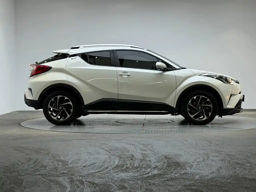 Toyota IZOA — миниатюра 5