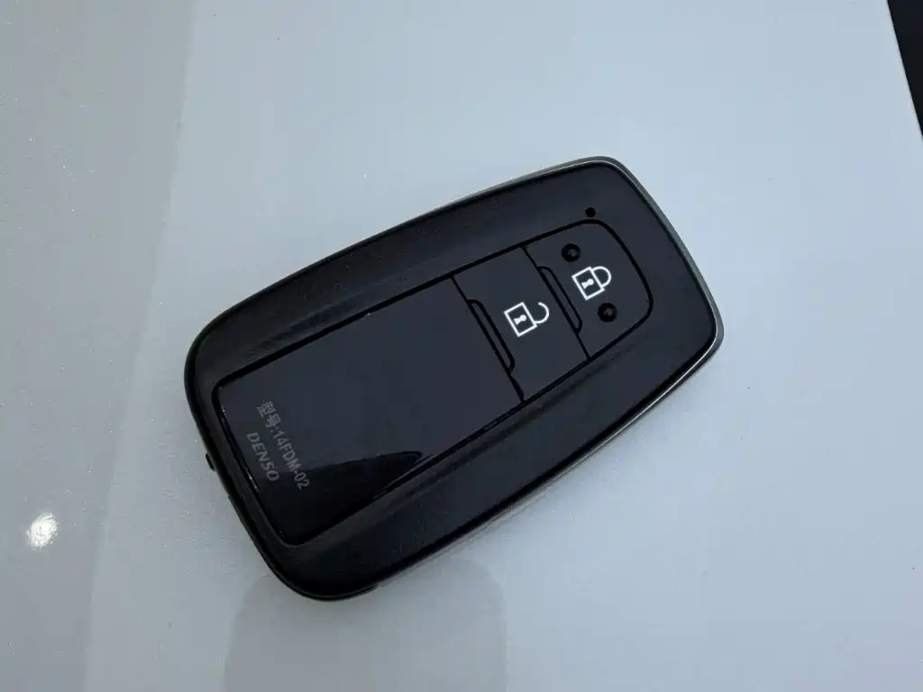 Toyota IZOA — миниатюра 13