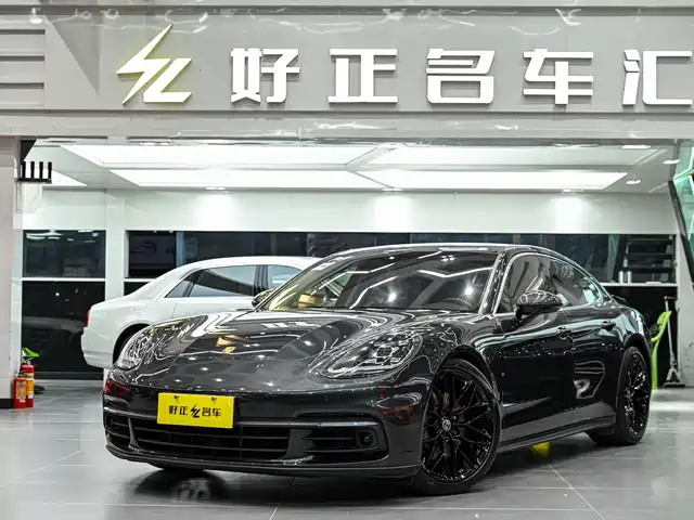 PORSCHE PANAMERA 2017