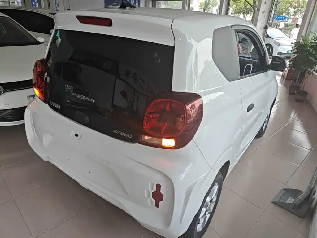Roewe Clever — миниатюра 7