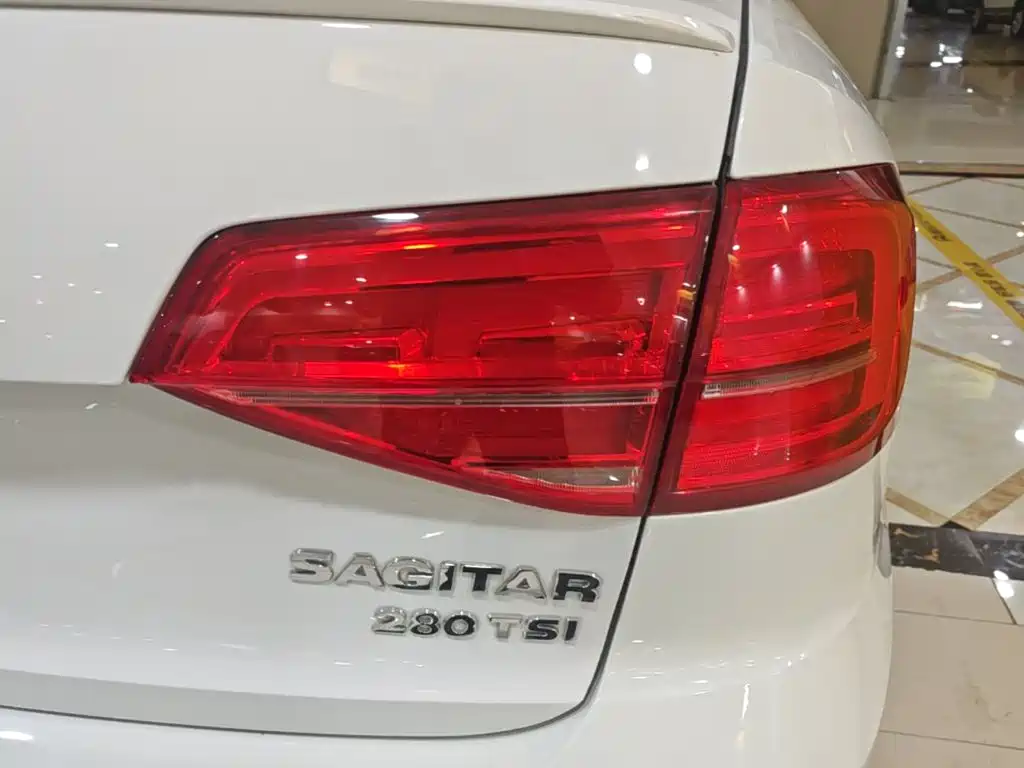 Volkswagen Sagitar — миниатюра 8