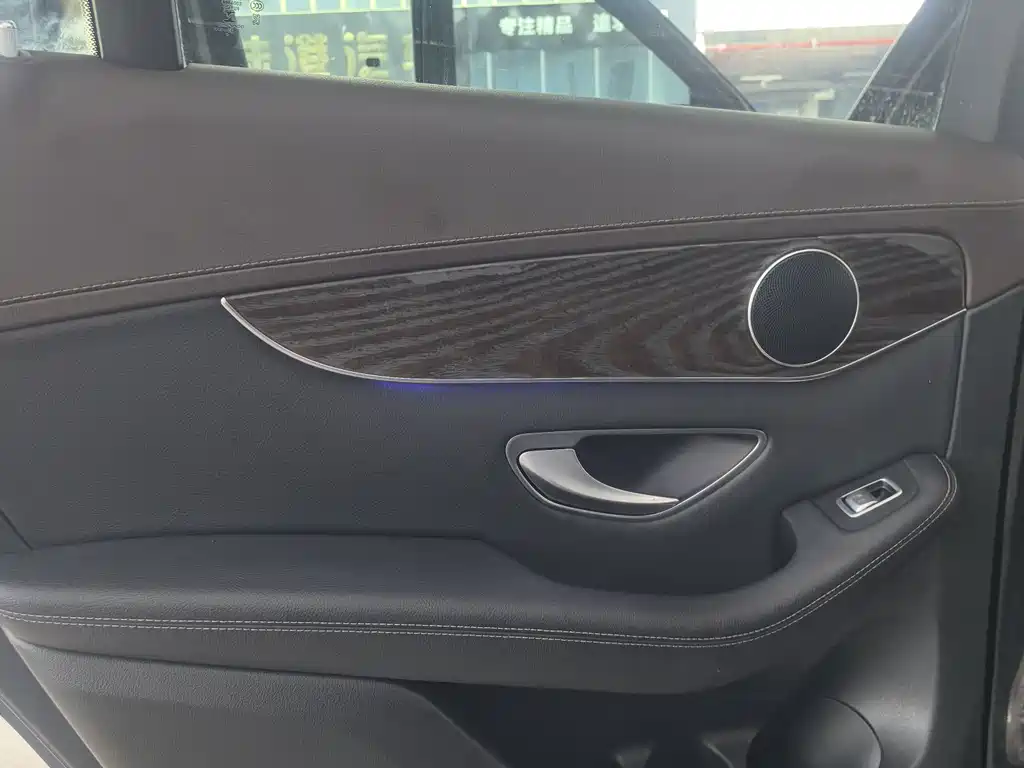 Mercedes-Benz GLC — миниатюра 24