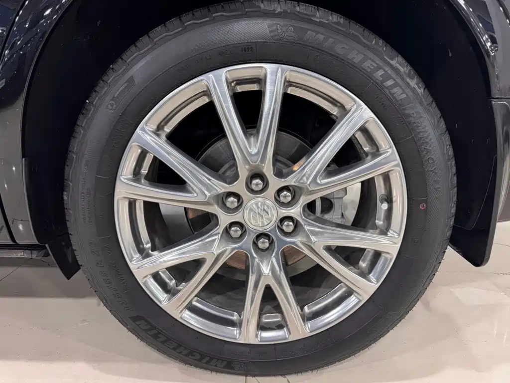 Buick Enclave — миниатюра 18