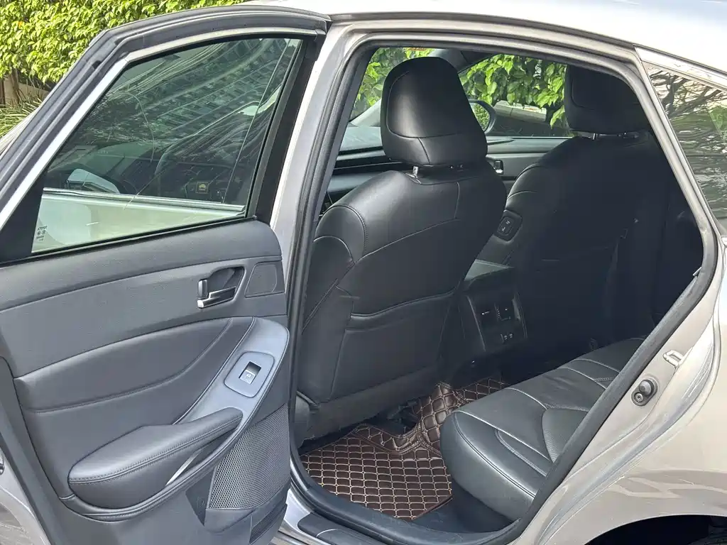 Toyota Avalon — миниатюра 5
