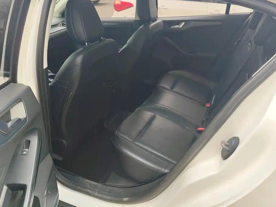 Ford Focus Active — миниатюра 11