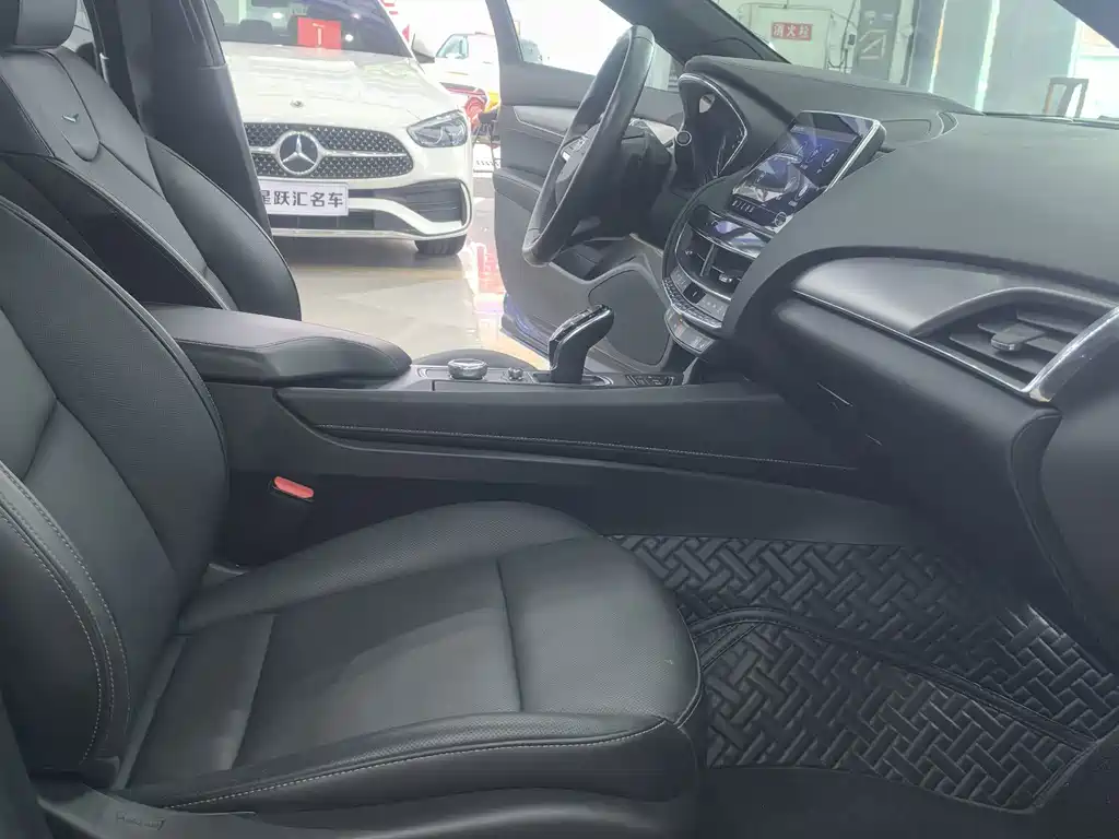 Cadillac CT5 — миниатюра 12