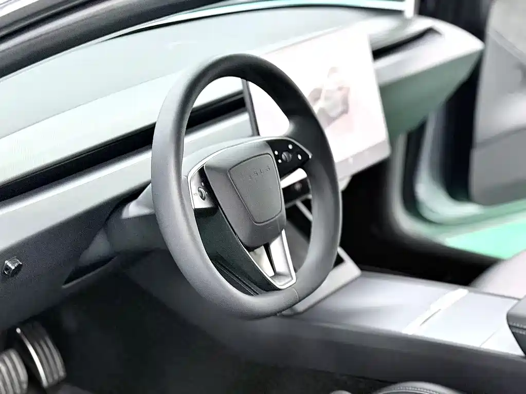 Tesla Model 3 — миниатюра 15
