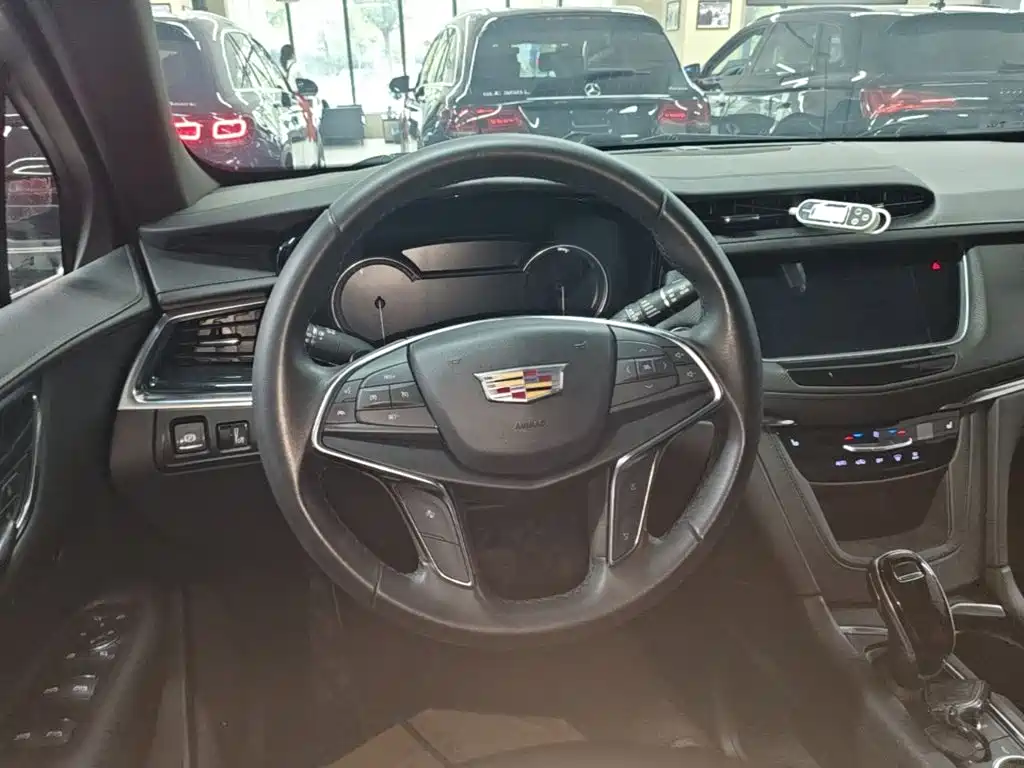 Cadillac XT5 — миниатюра 11