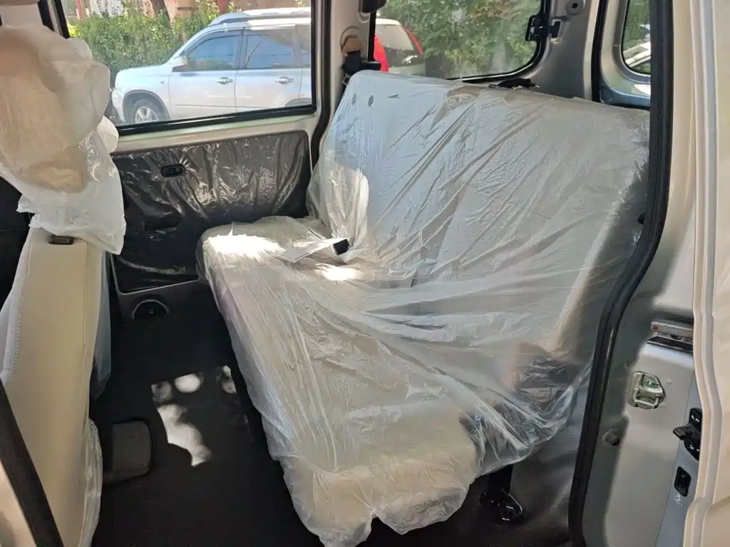 Wuling Hongguang V — миниатюра 13