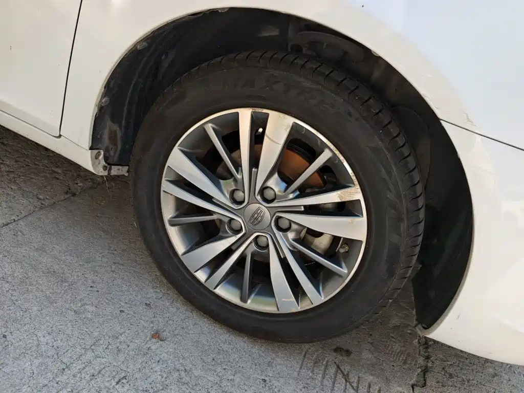 Geely Emgrand — миниатюра 8