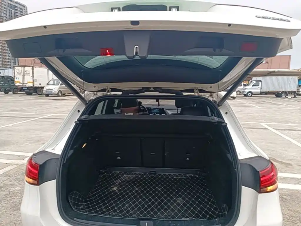 Mercedes-Benz GLA — миниатюра 19