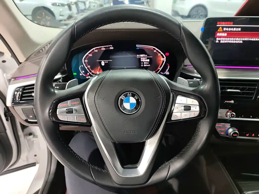 BMW 5 Series — миниатюра 10
