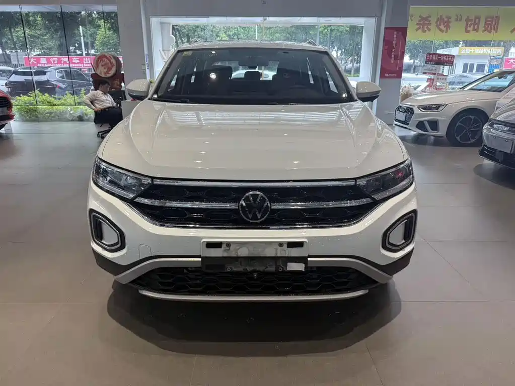 Volkswagen T-Roc — миниатюра 2