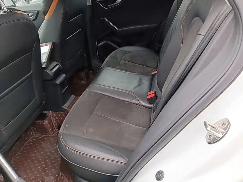 Audi Q2L e-tron — миниатюра 17