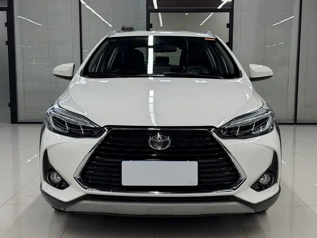 Toyota Yaris L — миниатюра 2