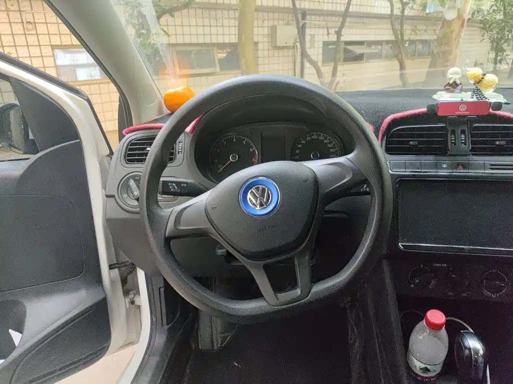 Volkswagen Polo — миниатюра 6