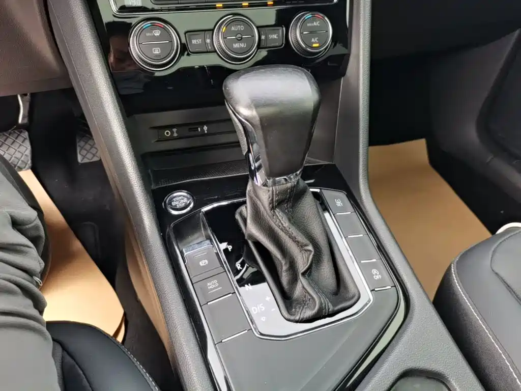 Volkswagen Tiguan L — миниатюра 14