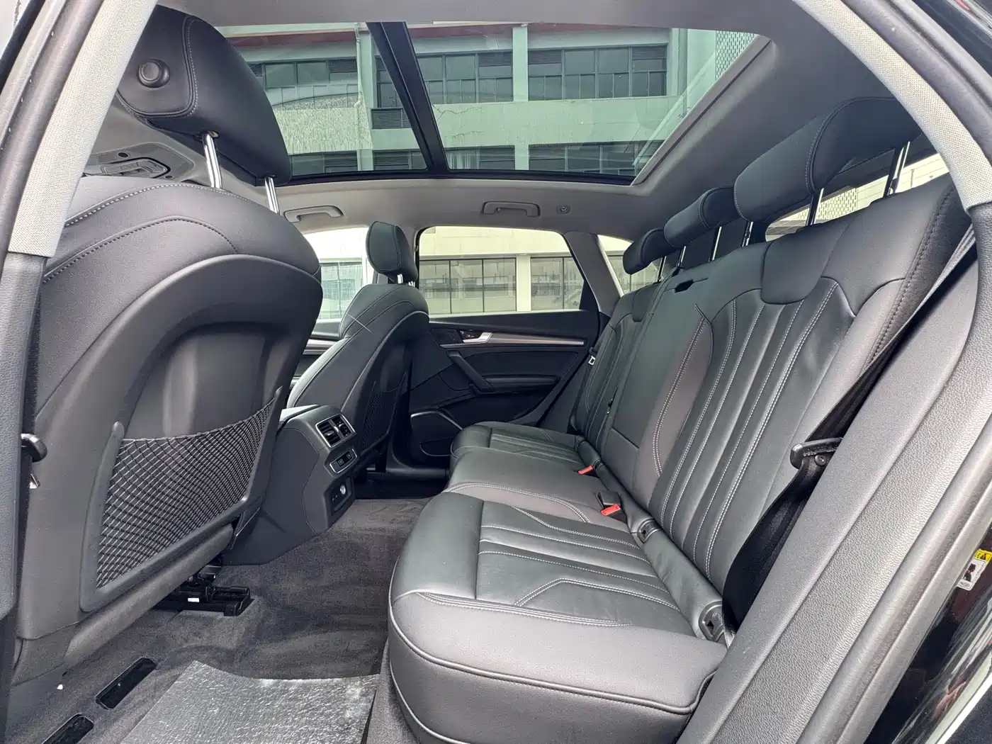 Audi Q5L id 4599690 из Китая 12