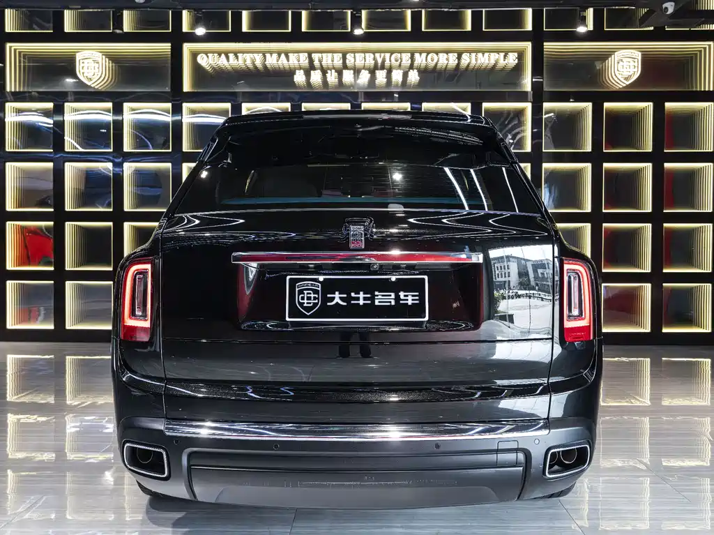 Rolls-Royce Cullinan 2018 мест