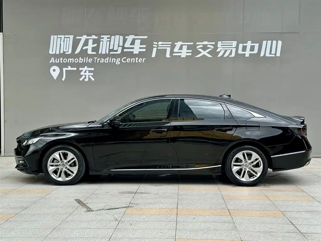 Honda Accord 2018 260TURBO Luxury VI
