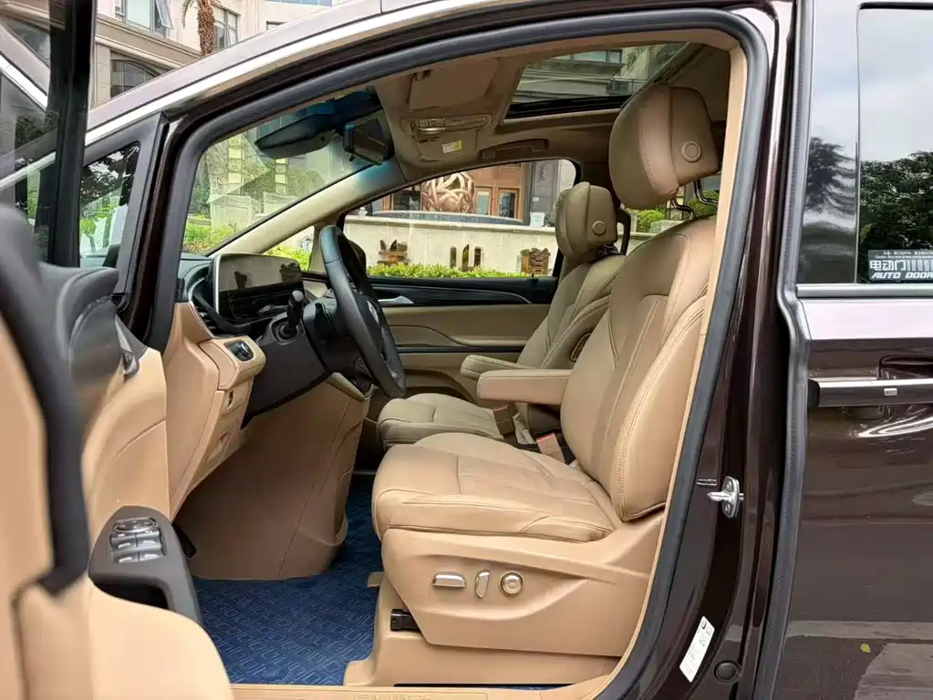 Buick GL8 — миниатюра 5