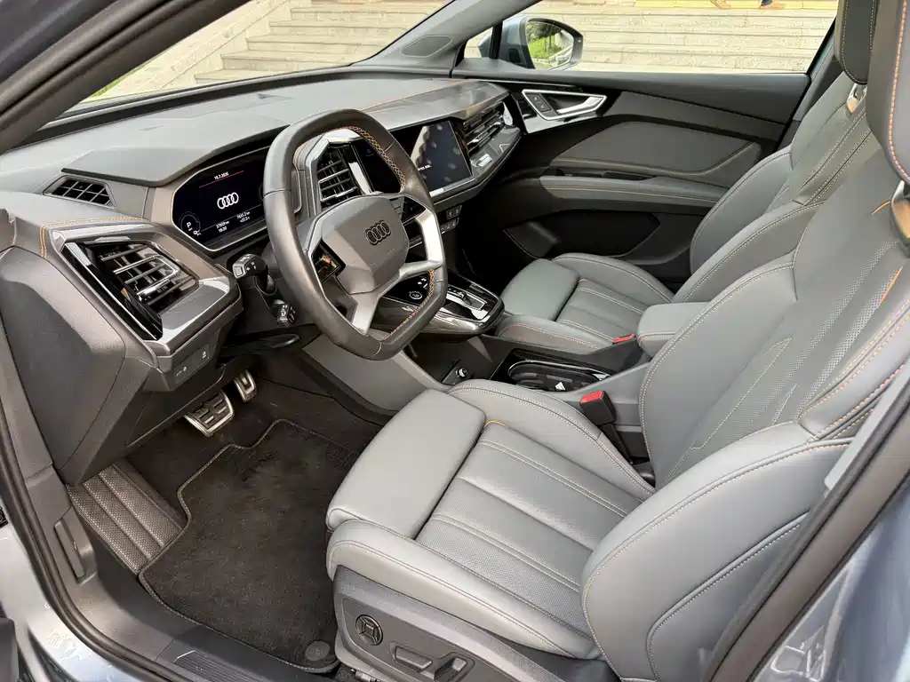 Audi Q4 e-tron — миниатюра 8