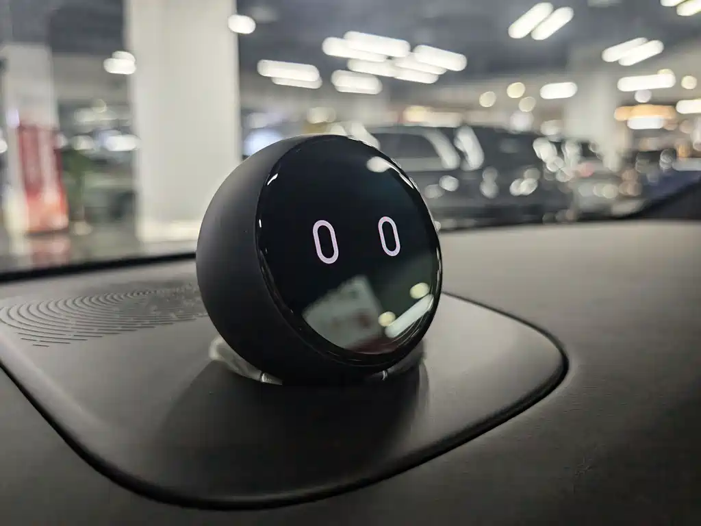 NIO ES8 — миниатюра 9