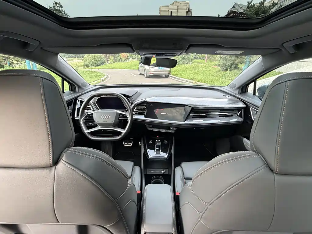 Audi Q4 e-tron — миниатюра 7