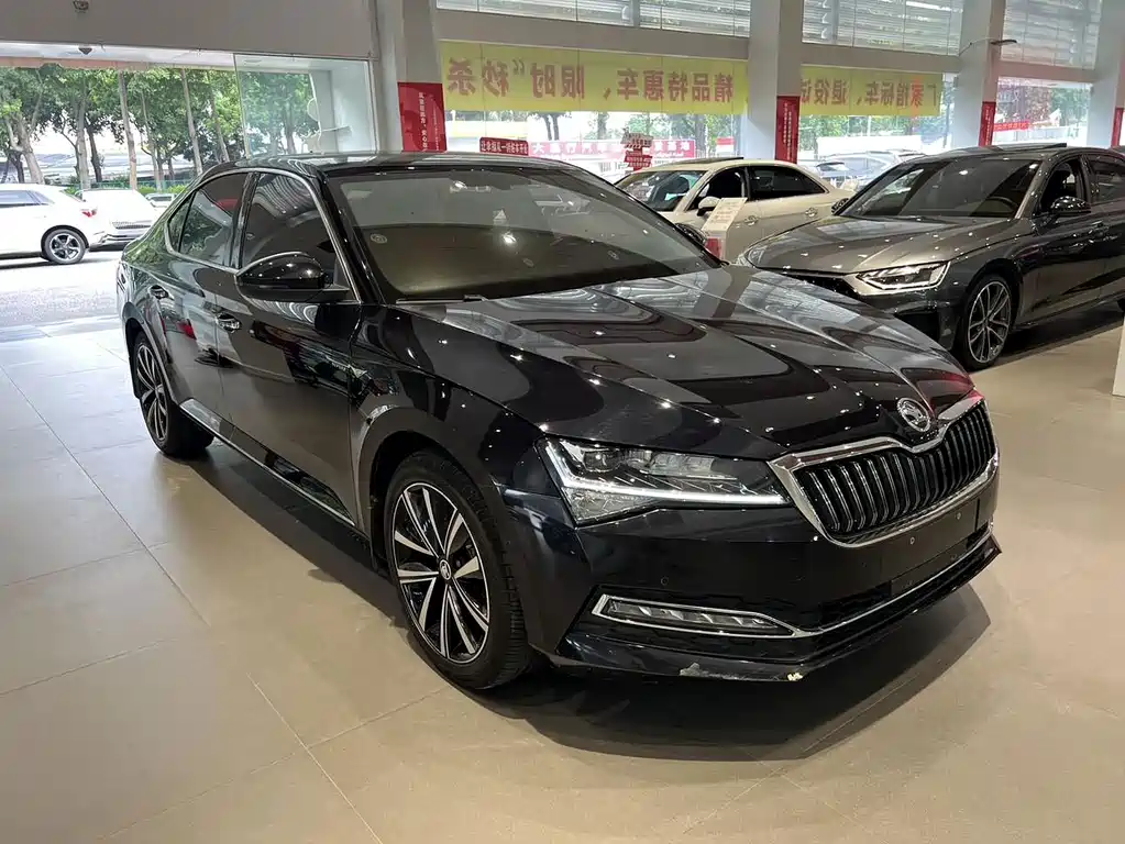 Skoda Superb — миниатюра 3