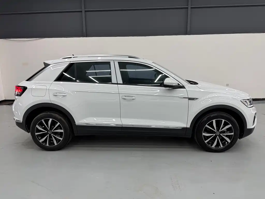 Volkswagen T-Roc — миниатюра 8