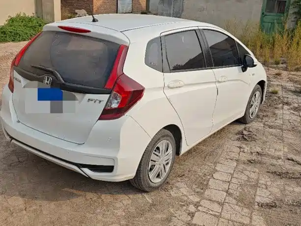 Honda Fit — миниатюра 7