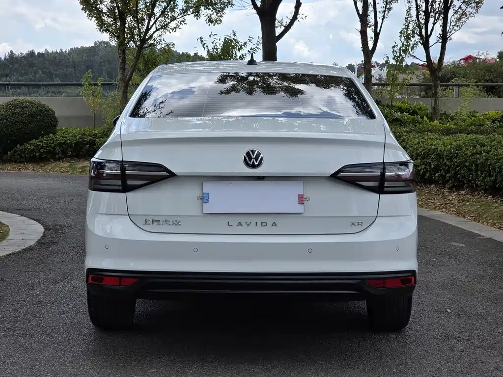 Volkswagen Lavida — миниатюра 4