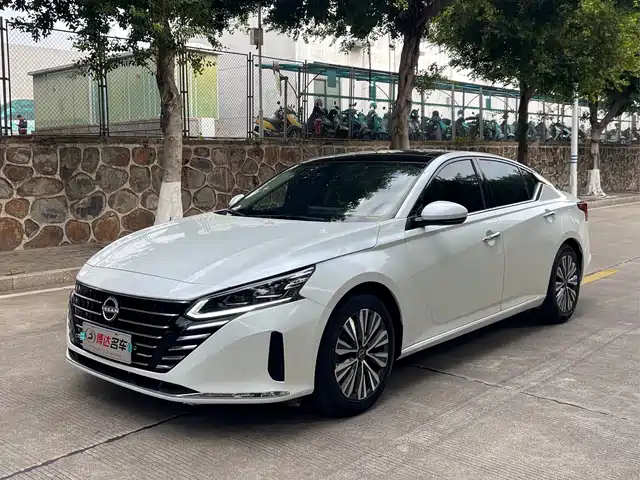 nissan teana