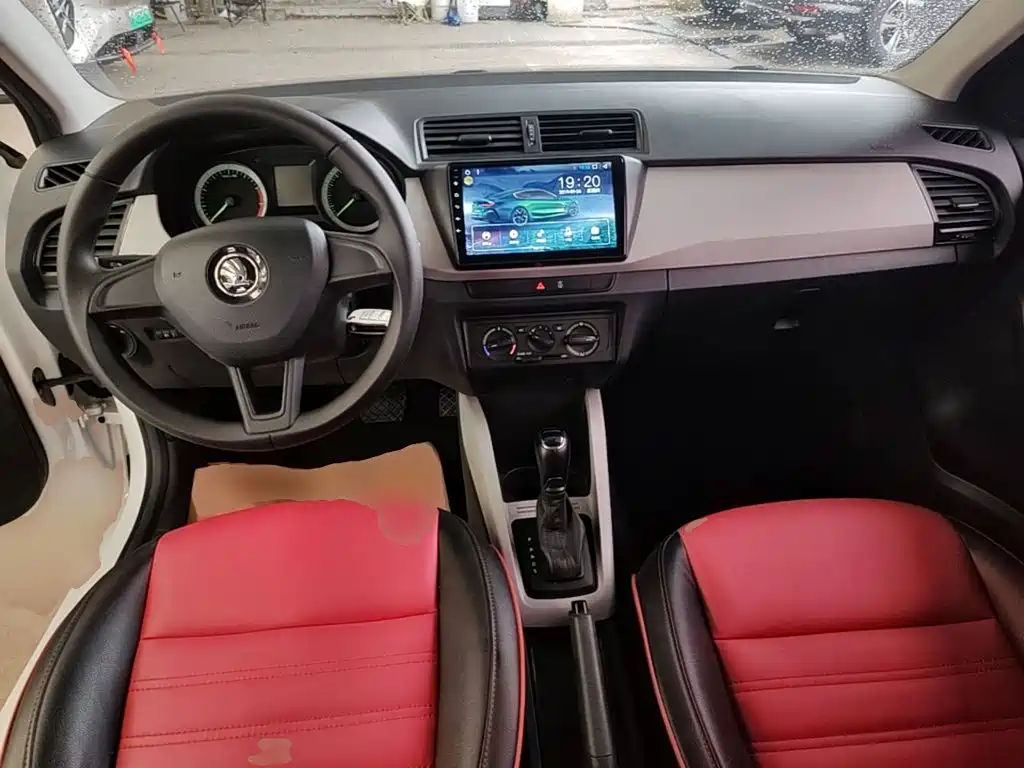 Skoda Fabia — миниатюра 10