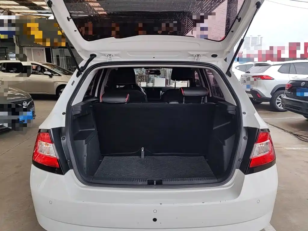 Skoda Fabia — миниатюра 19