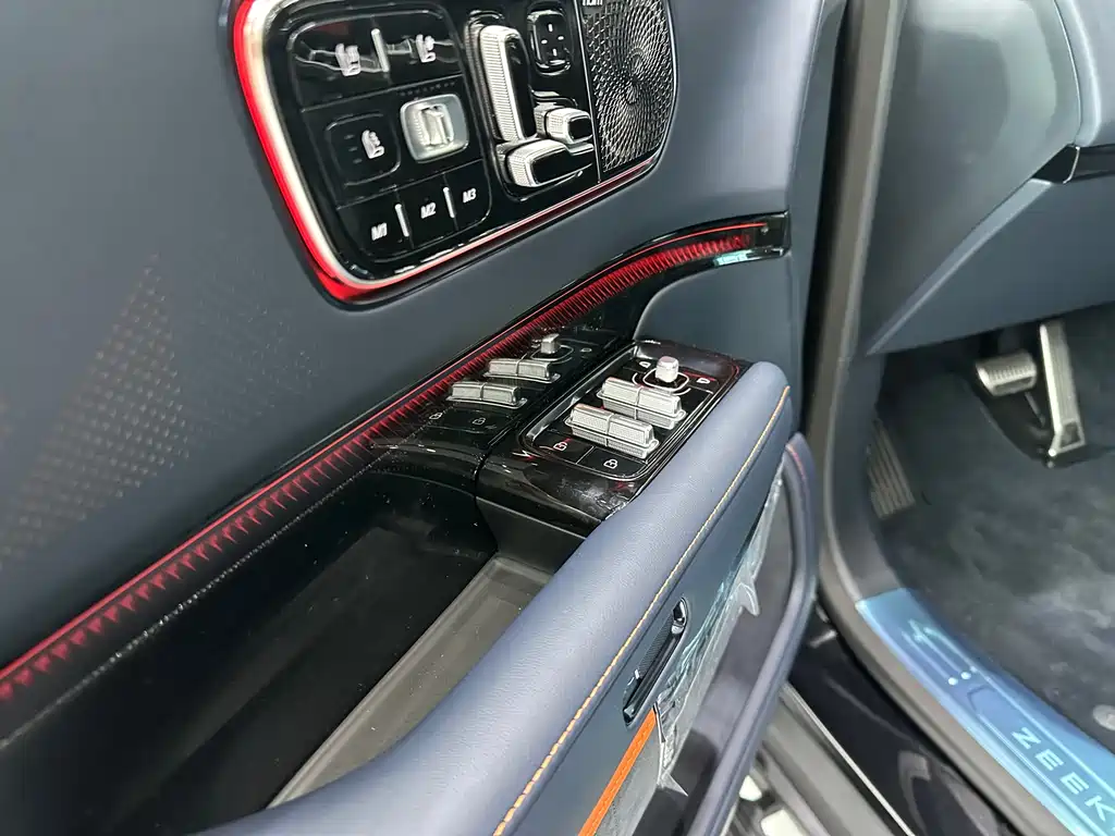 Zeekr 9X 2025 70kWh