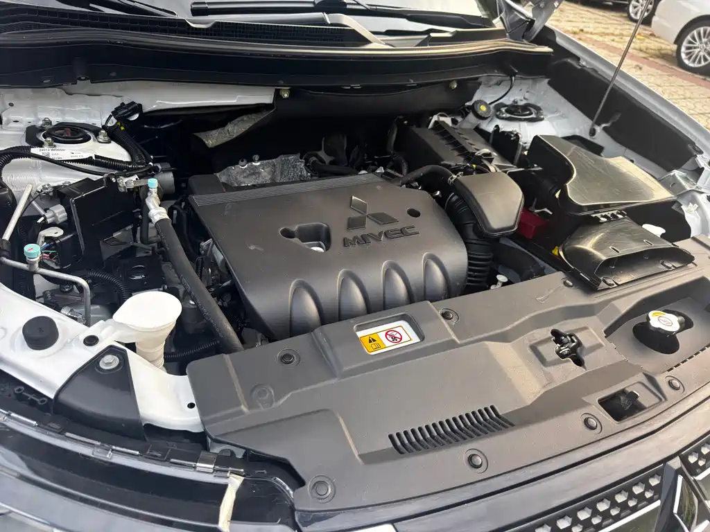 Mitsubishi Outlander — миниатюра 20