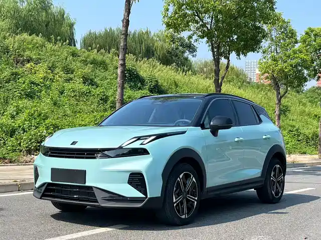 LYNK  & CO. 06 EM P 2023
