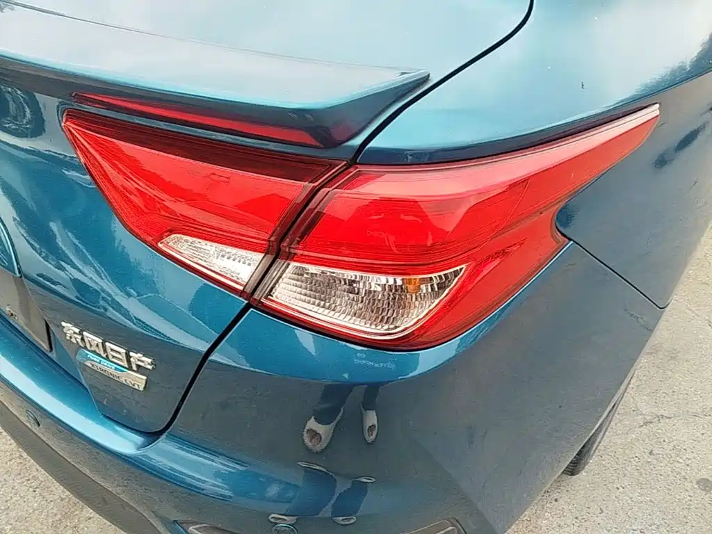 Nissan Bluebird — миниатюра 8