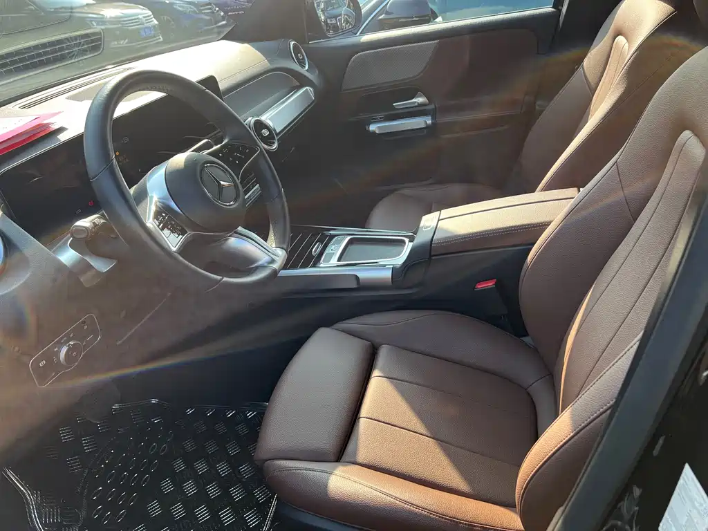 Mercedes-Benz GLB — миниатюра 7