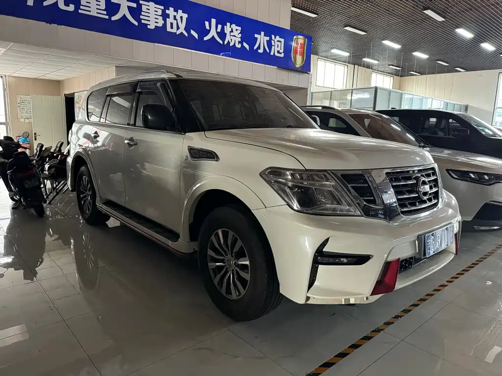 Nissan Patrol — миниатюра 3
